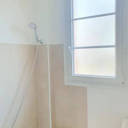 Appartement Tres Lumineux A Deux Pas De Paris Suresnes Exterior foto